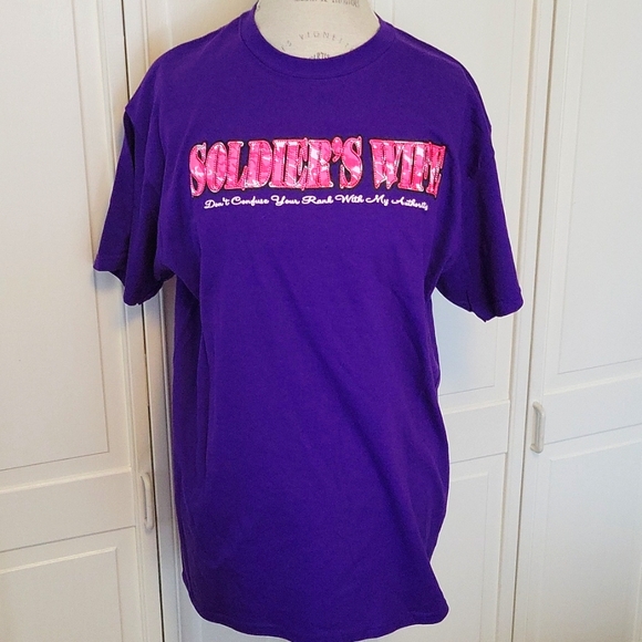 NWT Soldier's Wife T-Shirt - Picture 1 of 5